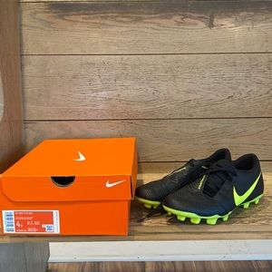 Nike Phantom Soccer Shoes